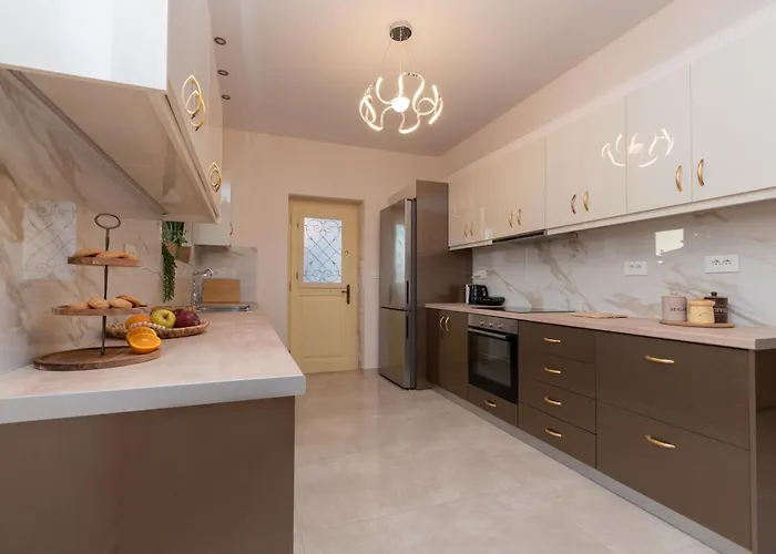 Villa Aurum Luxury Voz By Elite